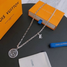 Louis Vuitton Necklaces